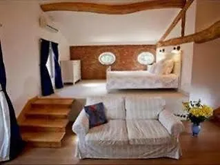 Chambres D'Hotes Au Chateau Saint-Nicolas-de-la-Grave 3*,